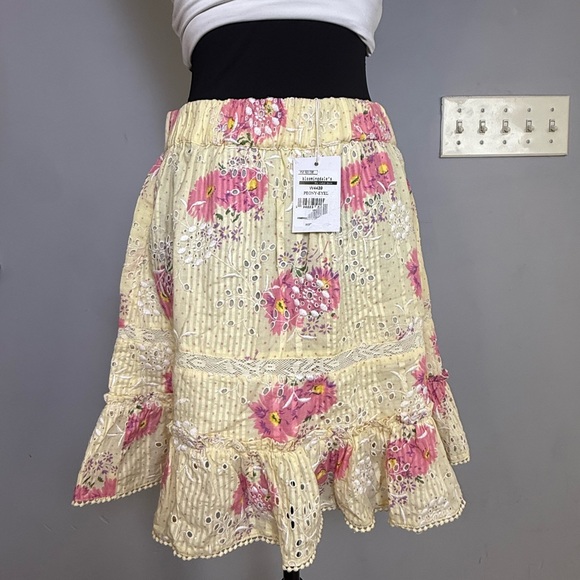 Walter Baker floral skirt size XL - Picture 6 of 8